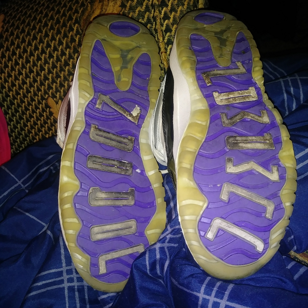 Retro 11 - Picture 3 of 3